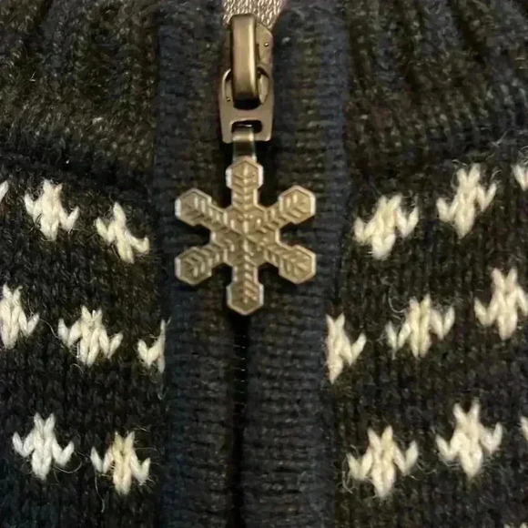 Christopher and Banks petite holiday women’s sweater vest. Petite small. - Picture 3 of 7